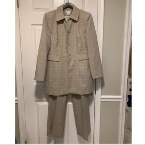 COPY - Plaid Worthington Women’s Suit - Size 10 - Like new!